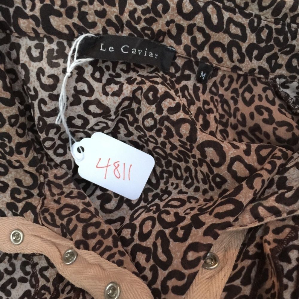 Le Caviar Sz M Leopard Print Ruffled Front Button - Picture 7 of 8
